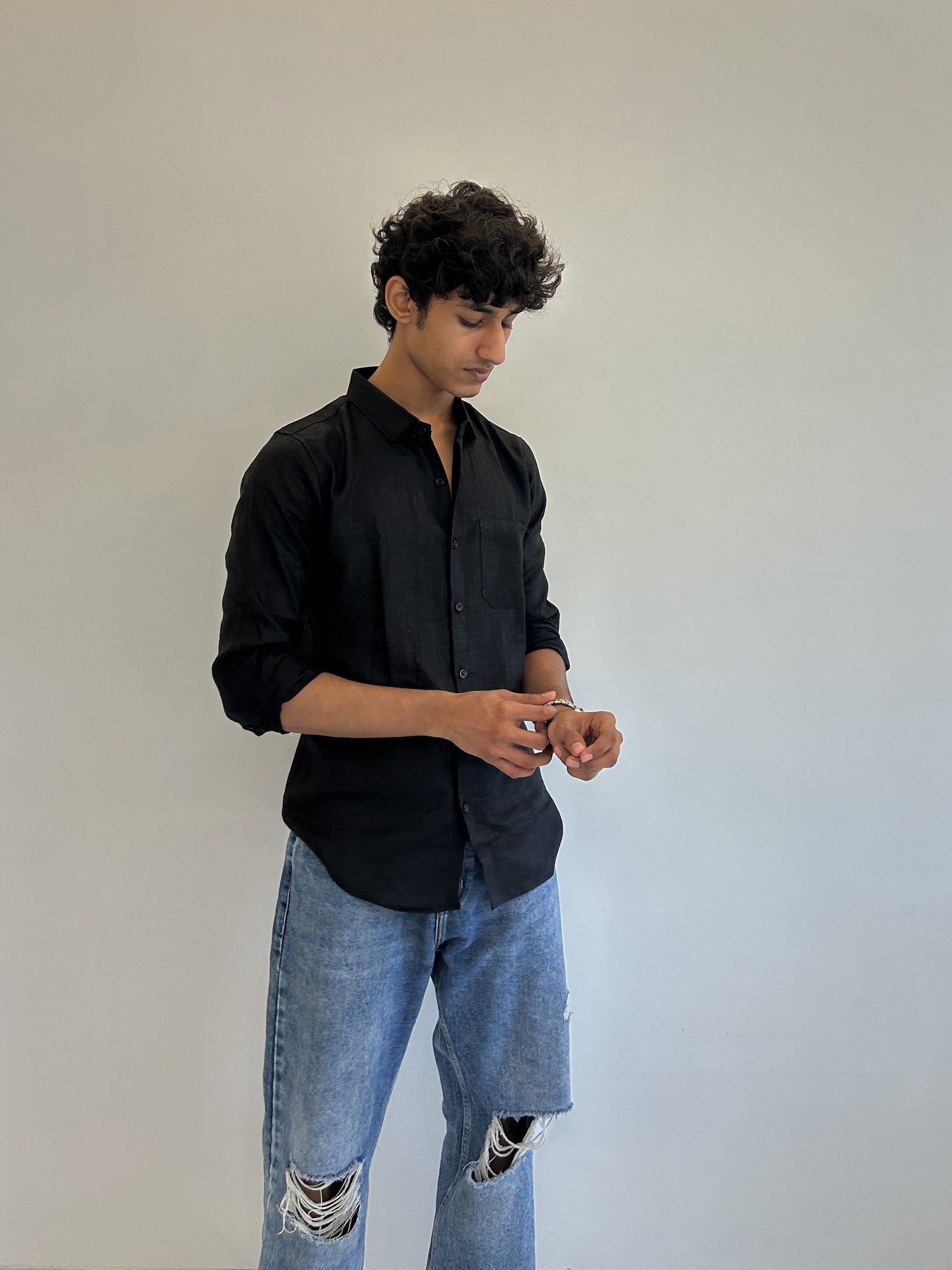 Men's Pure Linen Shirt – Classic Black with Pocket Sabr India